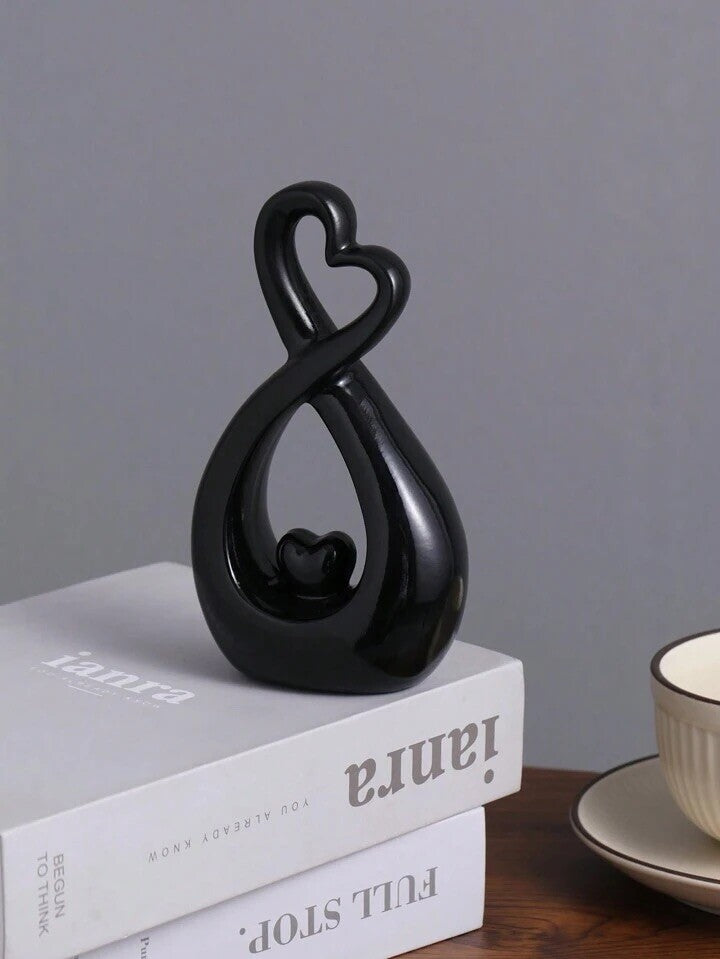 Black Heart Sculpture Modern Abstract Resin Love Statue Romantic Home Decor